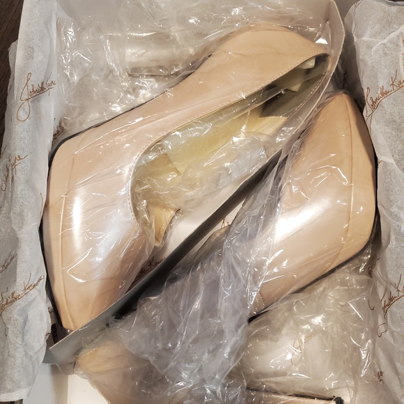 Johnathan Kayne "Barbara" Champagne Heels 9.5M - Picture 8 of 10